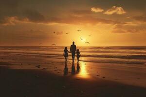 gelukkig familie wandelen Bij de strand Bij zonsondergang foto