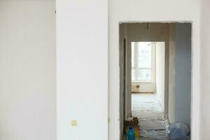 voorbeeld appartement waar renovaties zijn nemen plaats met de verwerken van allemaal oppervlakken foto