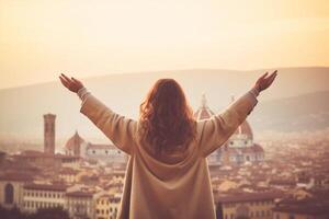 terug visie van jong vrouw in rietje hoed en geel jurk met positano dorp Aan de achtergrond, generatief ai foto