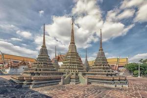 wat pho tempel in bangkok thailand