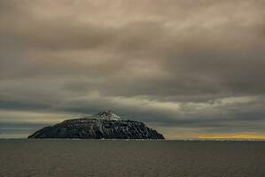 wild bevroren landschap, antarctica foto