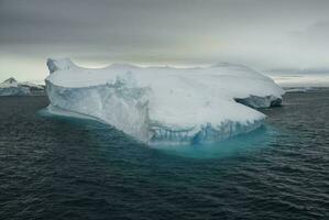 ijs landschap van de antarctisch sector, in de buurt de paulet eiland foto