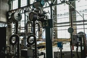 oud verlaten fabriek ergens in belgië. foto