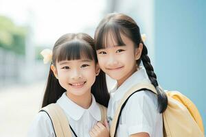 twee Aziatisch schoolmeisjes lachend. ai gegenereerd foto