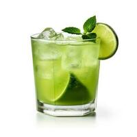 caipirinha cocktail geïsoleerd Aan wit achtergrond foto