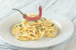 spaghetti aglio olio e peperoncino foto