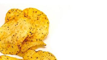 close-up geïsoleerde knapperige chips snack