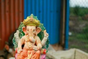 Indisch heer ganesha standbeeld, idolen van heer ganesh voor aanstaande ganapati festival in Indië. foto