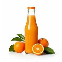 oranje smoothie schudden in een fles geïsoleerd Aan wit achtergrond foto