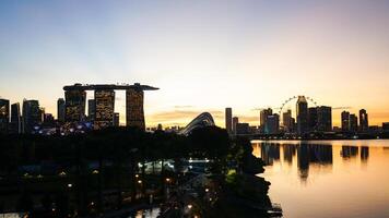 jachthaven baai zand is een groot geïntegreerde toevlucht. gelegen Bij jachthaven baai Singapore het is de meest duur casino gebouw in de wereld. foto