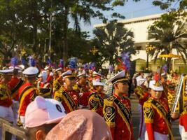 leden van de het marcheren band in de optocht vieren Soerabaja's verjaardag. soera, Indonesië - kunnen, 2023 foto