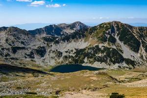 landschap met bergen in bulgarije foto