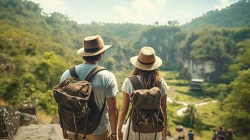 groep van gelukkig vrienden onderzoeken natuur buitenshuis, toerisme, reis, rugzak camping wandelen reis reizen trektocht concept, met wazig achtergrond, generatief ai illustratie foto