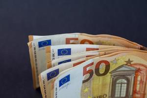 detail van 50 eurobankbiljetten foto