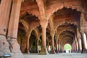 nieuw Delhi, Indië - mei 31 2023 -architectonisch details van lal qila - rood fort gelegen in oud Delhi, Indië, visie binnen Delhi rood fort de beroemd Indisch oriëntatiepunten foto