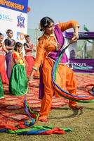 nieuw Delhi, Indië - juli 01 2023 - bharathanatyam Indisch klassiek odissi dansers het uitvoeren van Bij fase. mooi Indisch meisje dansers in de houding van Indisch dans. Indisch klassiek dans bharatanatyam foto