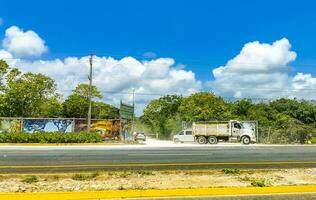 playa del carmen quintana roo Mexico 2023 bezig weg straat auto's verkeer jam playa del carmen Mexico. foto