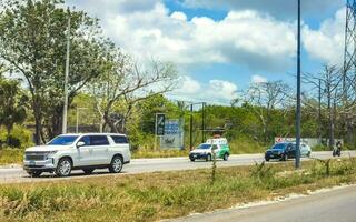 playa del carmen quintana roo Mexico 2023 bezig weg straat auto's verkeer jam playa del carmen Mexico. foto