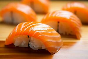 sushi met Zalm Aan de bord, Japans voedsel. ai gegenereerd., Japans voedsel. ai gegenereerd. foto