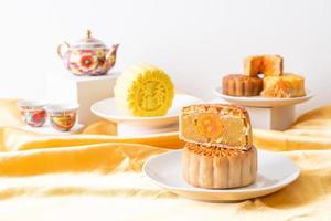 chinese moon cake durian en eigeel smaak foto