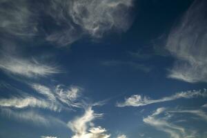 De wolken in de lucht foto