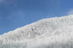 Toscaans Apennijnen gedekt met sneeuw gedekt foto