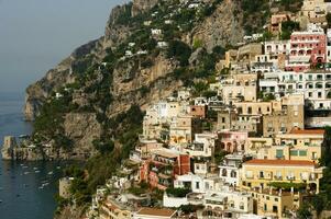 panoramisch visie van de dorp van positano Napels Italië foto