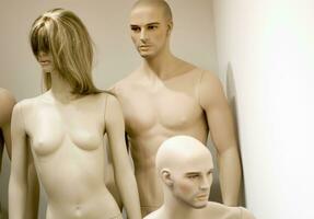 mannequin met Nee overhemd foto