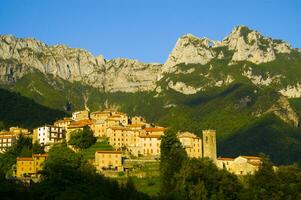 de suggestief visie van monte foraat Italië foto