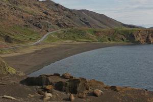 kleifarvatn-meer in het natuurreservaat reykjanesfolkvangur, zuid-ijsland