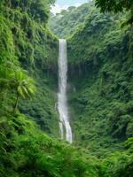 een waterval omringd door weelderig groen vegetatie ai gegenereerd foto