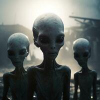 een groep van buitenaardse wezens Aan een grijs achtergrond. buitenaards wezen wezens met groot ogen. foto