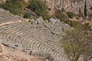 oud theater van delphi in griekenland foto