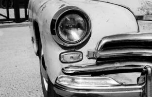 koplamp van oud retro auto foto