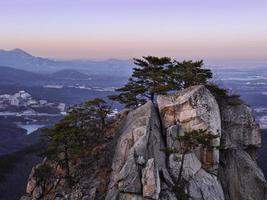 landschap in de Koreaanse bergen in het nationale park Seoraksan foto