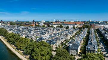 antenne visie van de daken van kartoffelraekkerne buurt, in oesterbro, Kopenhagen, Denemarken. foto