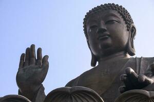 hong kong, China - maart 24 2014 - tian bruinen Boeddha in Lantau eiland foto