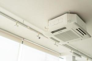 airconditioning aan het plafond foto