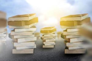 verdeling van boeken en educatieve sjablonen voor de ontwikkeling van de onderwijswereld
