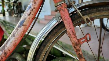 spaken fiets, roestig fiets wiel foto