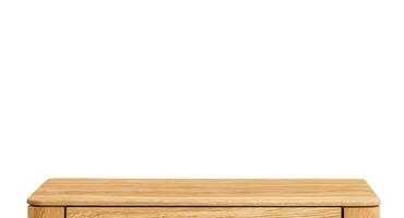houten tafel top oppervlakte geïsoleerd over- wit achtergrond. solide hout meubilair dichtbij visie 3d illustratie. leeg tafel top Koken presentatie sjabloon foto