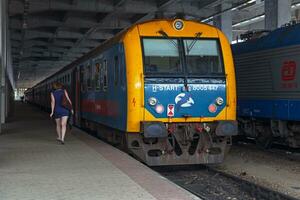 Boedapest, Hongarije - juni 20 2018 - mav bdt 400 trein in Boedapest western spoorweg station foto