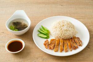 gegrild kip met gestoomd rijst- foto