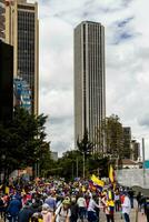 bogotá, Colombia, 16 augustus 2023. maart vragen voor gustav petroleum afzetting. vredig protest maart in Bogota Colombia tegen de regering van gustav petroleum gebeld la marcha de la burgemeester. foto