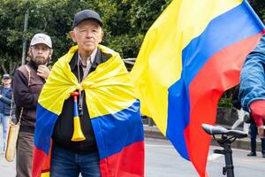 bogotá, Colombia, 16 augustus 2023. maart vragen voor gustav petroleum afzetting. vredig protest maart in Bogota Colombia tegen de regering van gustav petroleum gebeld la marcha de la burgemeester. foto