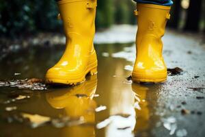 voeten in rubber laarzen wandelen door een plas in regenachtig het weer. ai gegenereerd foto