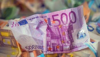 euro geld euro bankbiljetten euro munteenheid. aan het liegen los euro bankbiljetten foto