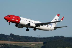 Noors lucht shuttle boeing 737-800 ei-fhg passagier vlak vertrek Bij Madrid baraja's luchthaven foto