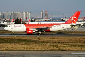 qeshm lucht luchtbus a300 ep-fqm passagier vlak vertrek Bij Istanbul ataturk luchthaven foto