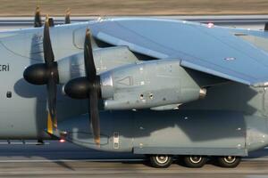 Turks lucht dwingen luchtbus leger a400m atlas 17-0078 leger vervoer vlak vertrek Bij Istanbul ataturk luchthaven foto